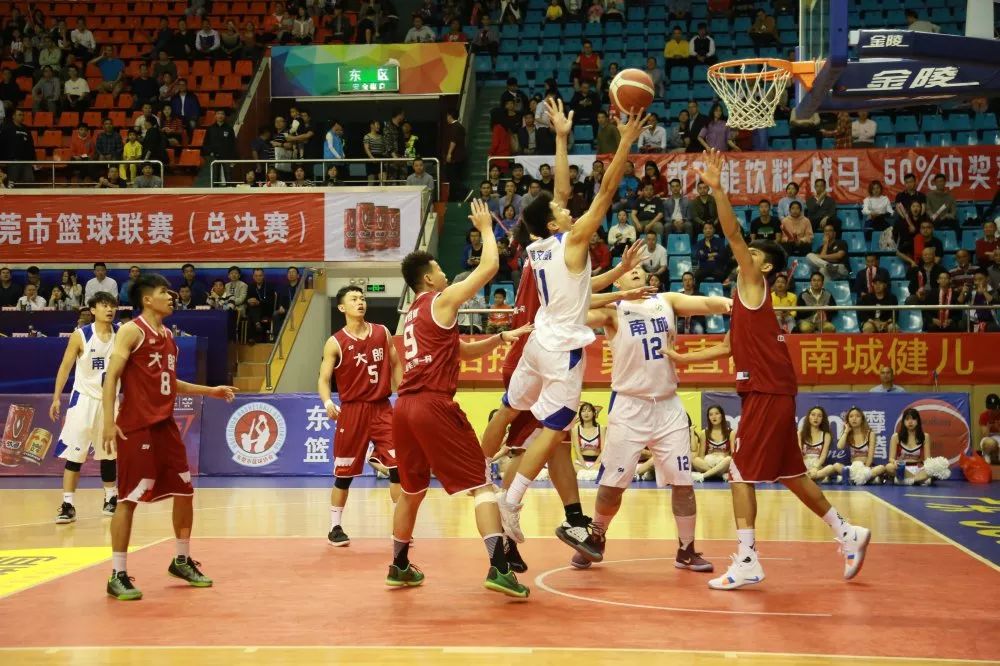 上海上港队在整个赛季中展现了强大的防守能力